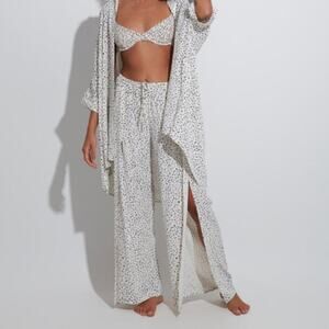 Billabong Cream and Black Wide Leg Pants